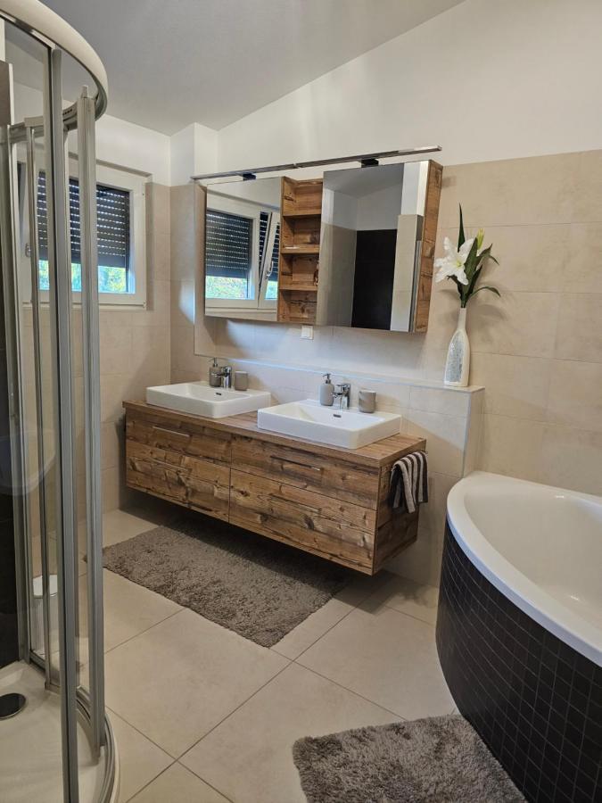 Cosy & Elegant Cityhouse With Garden Відень Екстер'єр фото